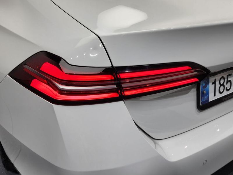2025 BMW 5 Series 520i M Sport photo 22