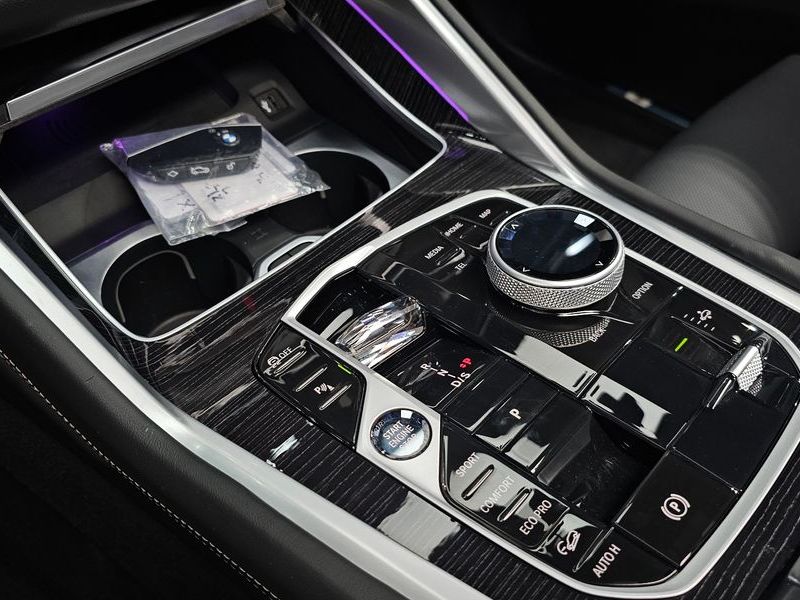 2026 BMW X6 xDrive30d M Sport photo 9