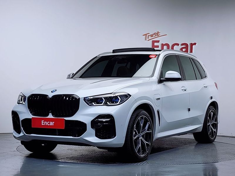 2022 BMW X5 xDrive 45e M Sport photo 1
