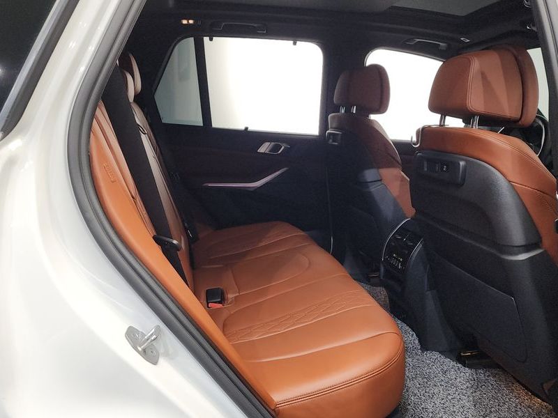 2022 BMW X5 xDrive 45e M Sport photo 11