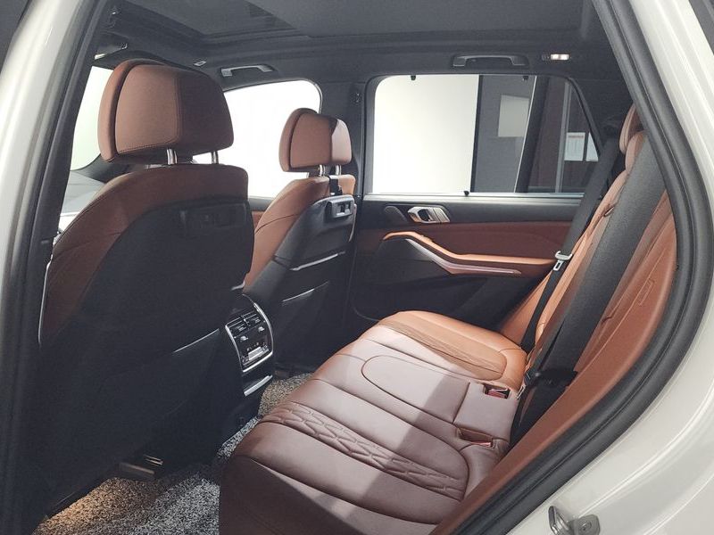 2022 BMW X5 xDrive 45e M Sport photo 27