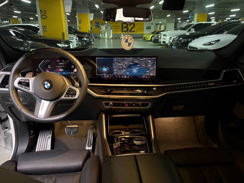 2026 BMW X6 xDrive40d M Sport Online Exclusive photo 7