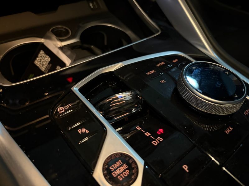 2026 BMW X6 xDrive40d M Sport Online Exclusive photo 9