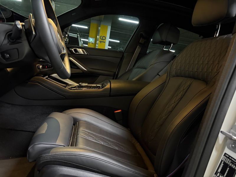 2026 BMW X6 xDrive40d M Sport Online Exclusive photo 10