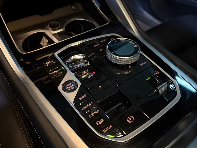 2026 BMW X6 xDrive40d M Sport Online Exclusive photo 19