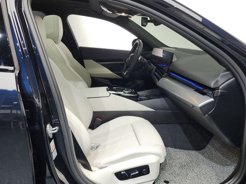 2024 BMW 5 Series 520i M Sport photo 26