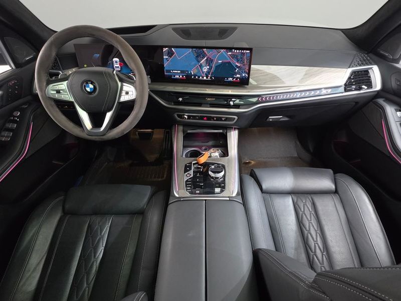 2024 BMW X7 xDrive 40i Design Pure Excellence 6-Seater photo 7