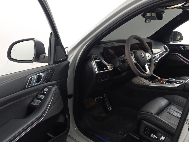 2024 BMW X7 xDrive 40i Design Pure Excellence 6-Seater photo 10