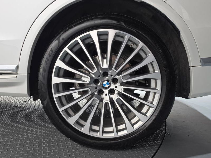 2024 BMW X7 xDrive 40i Design Pure Excellence 6-Seater photo 21