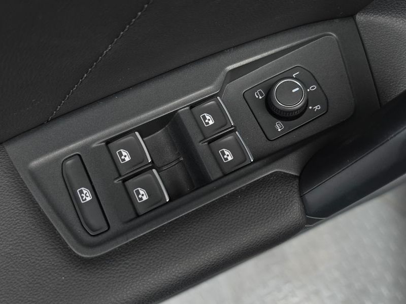 2022 Volkswagen Tiguan 2.0 TDI 4-Motion Premium photo 18