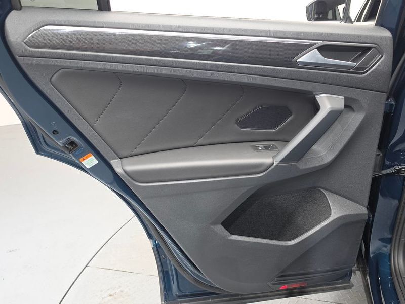 2022 Volkswagen Tiguan 2.0 TDI 4-Motion Premium photo 25