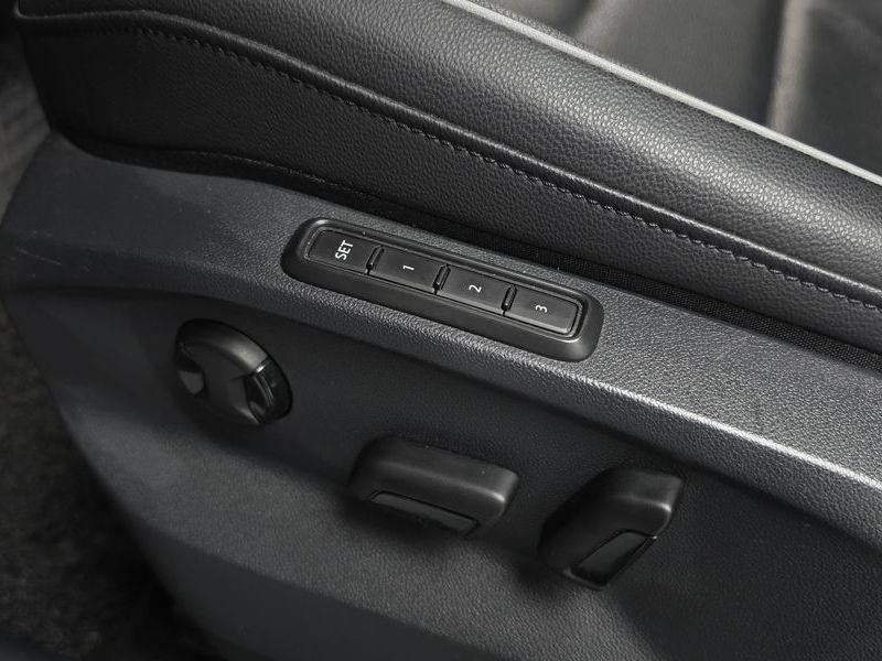 2022 Volkswagen Tiguan 2.0 TDI 4-Motion Premium photo 29