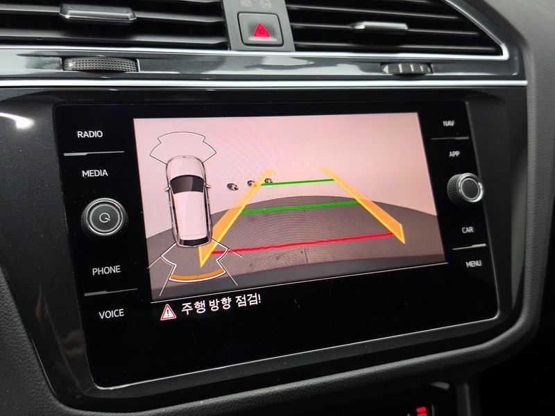2022 Volkswagen Tiguan 2.0 TDI 4-Motion Premium photo 30