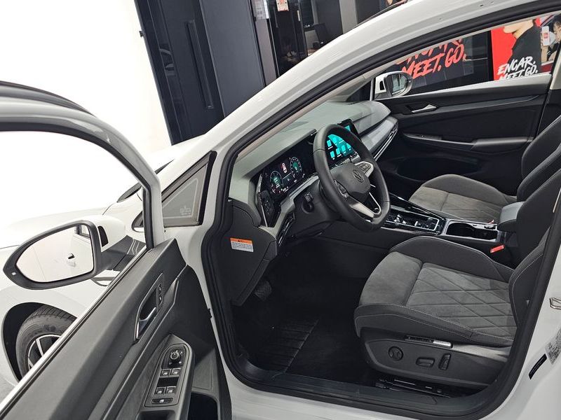 2024 Volkswagen Golf 2.0 TDI Prestige photo 10