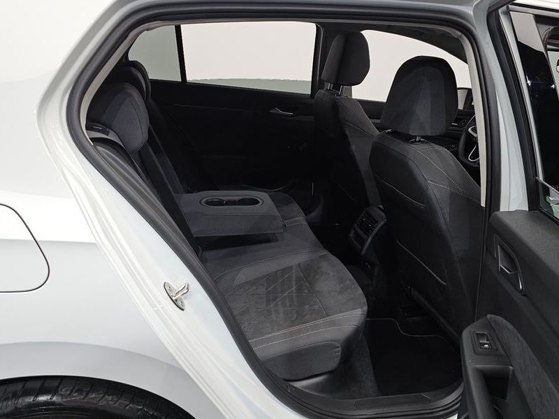 2024 Volkswagen Golf 2.0 TDI Prestige photo 11