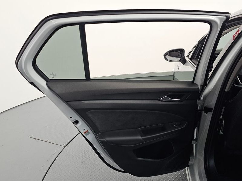 2024 Volkswagen Golf 2.0 TDI Prestige photo 25