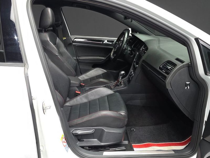 2014 Volkswagen Golf 2.0 GTI photo 11