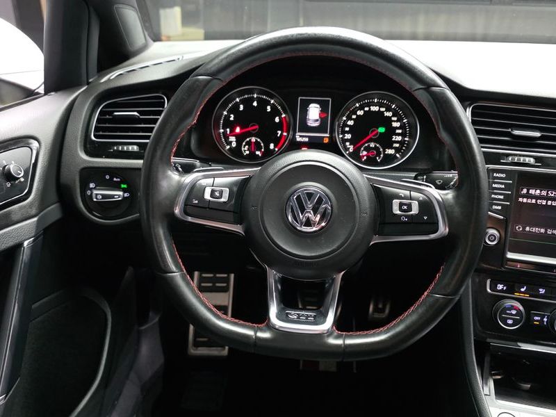 2014 Volkswagen Golf 2.0 GTI photo 13
