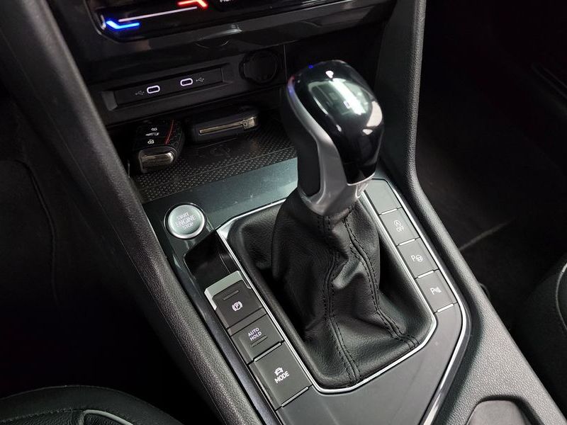 2021 Volkswagen Tiguan 2.0 TDI Premium photo 9