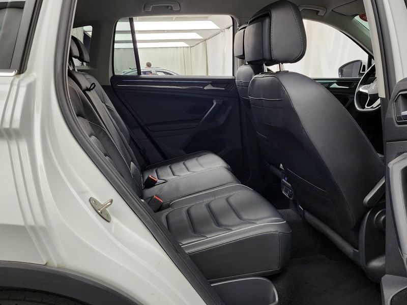 2021 Volkswagen Tiguan 2.0 TDI Premium photo 12