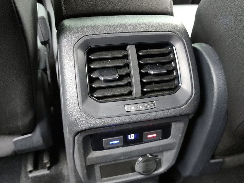 2021 Volkswagen Tiguan 2.0 TDI Premium photo 19