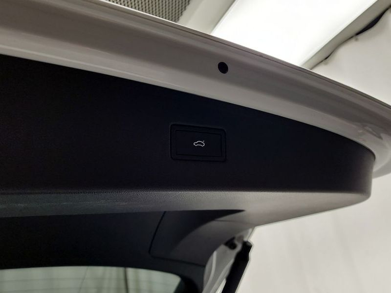 2021 Volkswagen Tiguan 2.0 TDI Premium photo 28