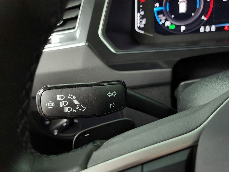 2021 Volkswagen Tiguan 2.0 TDI Premium photo 29