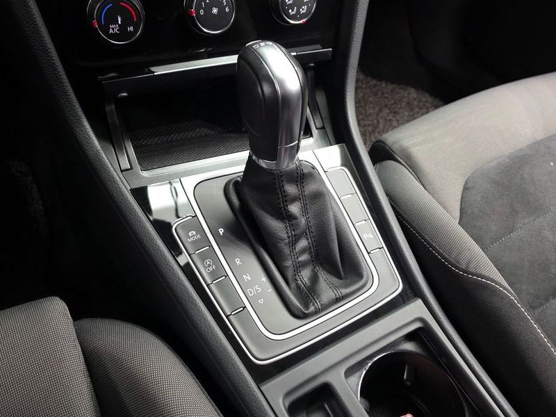 2014 Volkswagen Golf 1.6 TDI photo 9