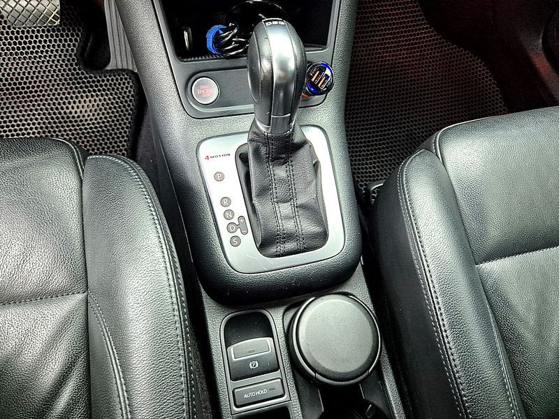 2014 Volkswagen Tiguan 2.0 TDI Comfort 5N photo 9