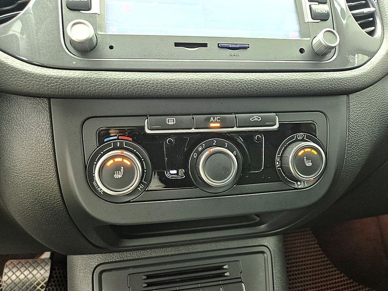 2014 Volkswagen Tiguan 2.0 TDI Comfort 5N photo 14