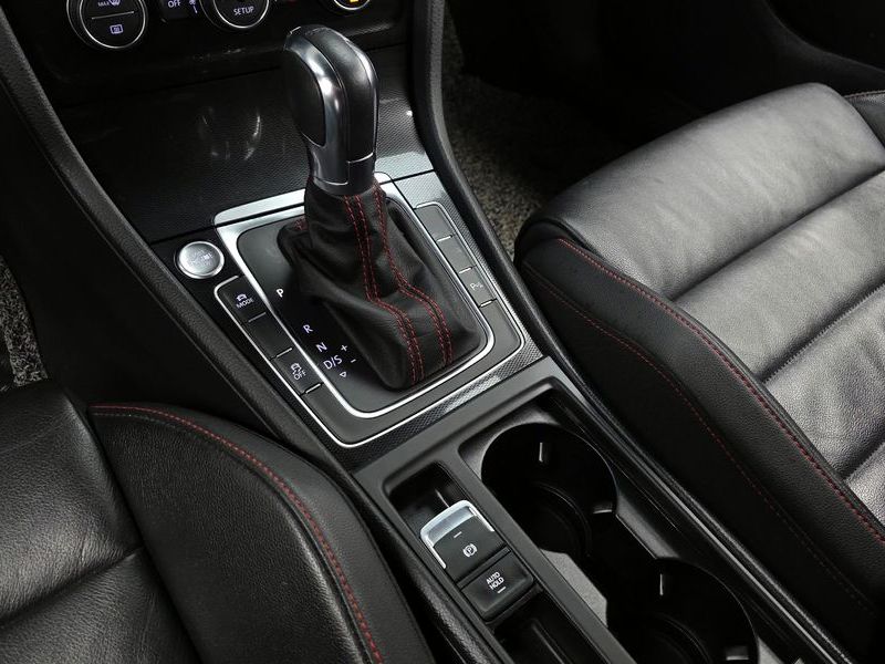 2014 Volkswagen Golf 2.0 GTI photo 9