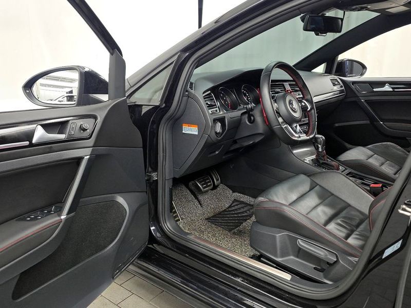 2014 Volkswagen Golf 2.0 GTI photo 10