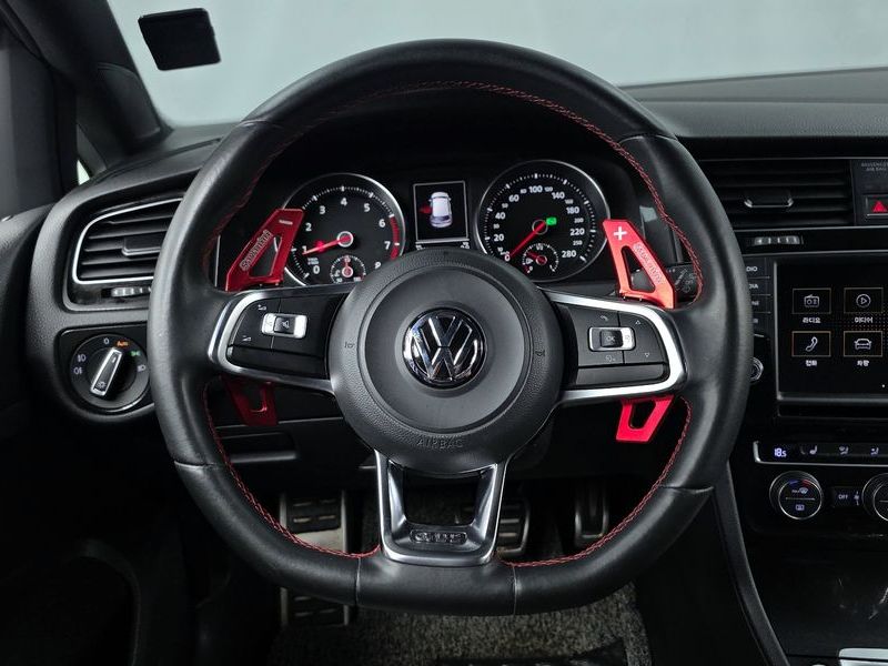 2014 Volkswagen Golf 2.0 GTI photo 13