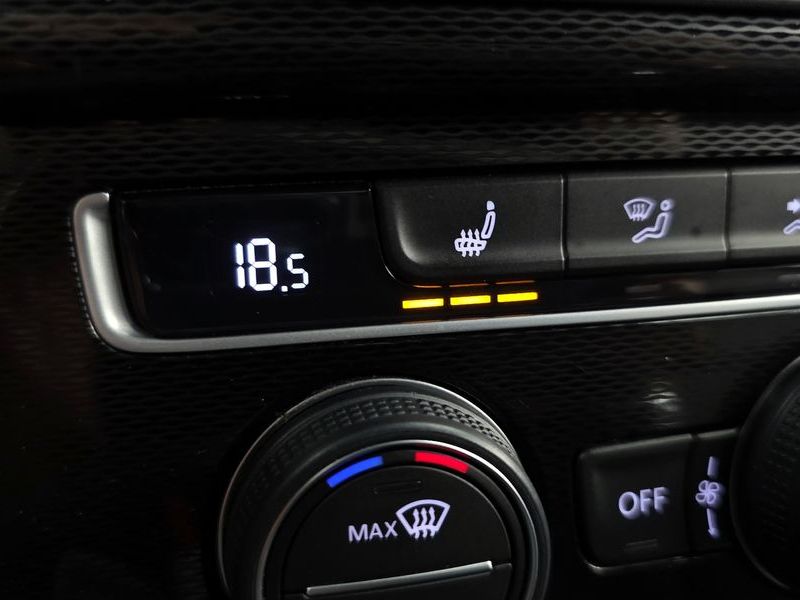 2014 Volkswagen Golf 2.0 GTI photo 17
