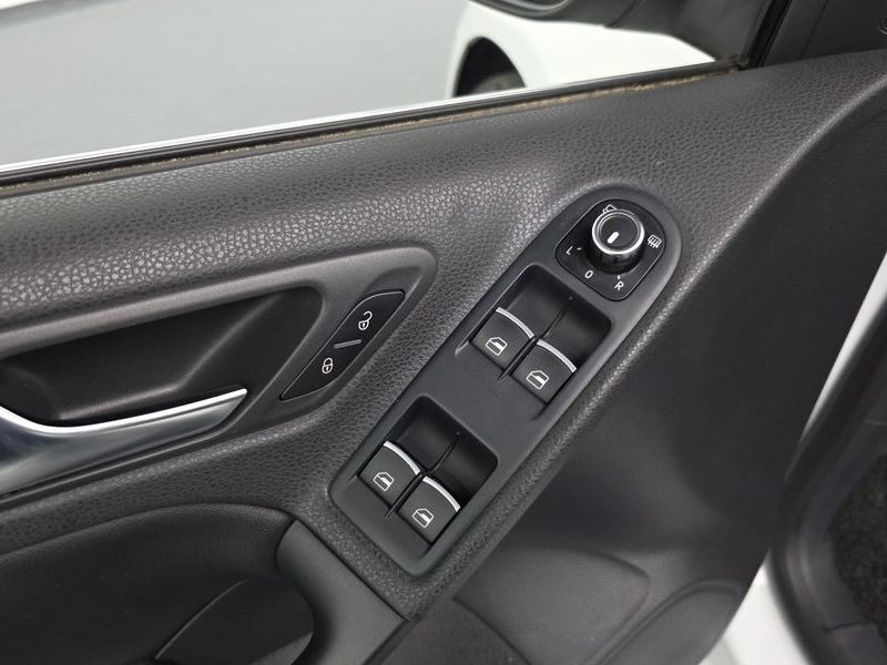 2013 Volkswagen Golf 2.0 TDI Cabriolet photo 18