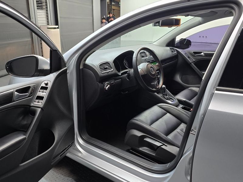 2012 Volkswagen Golf 2.0 TDI photo 10