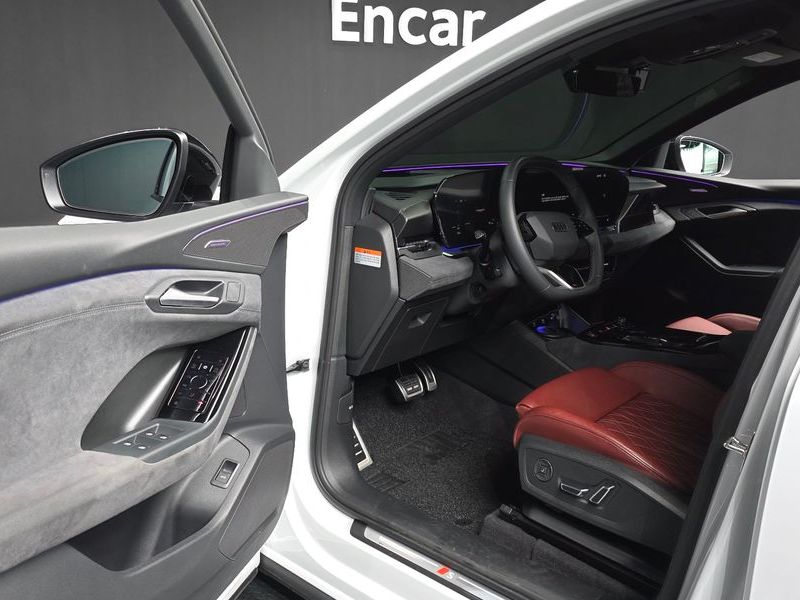 2025 Audi Q6 e-tron Quattro photo 10
