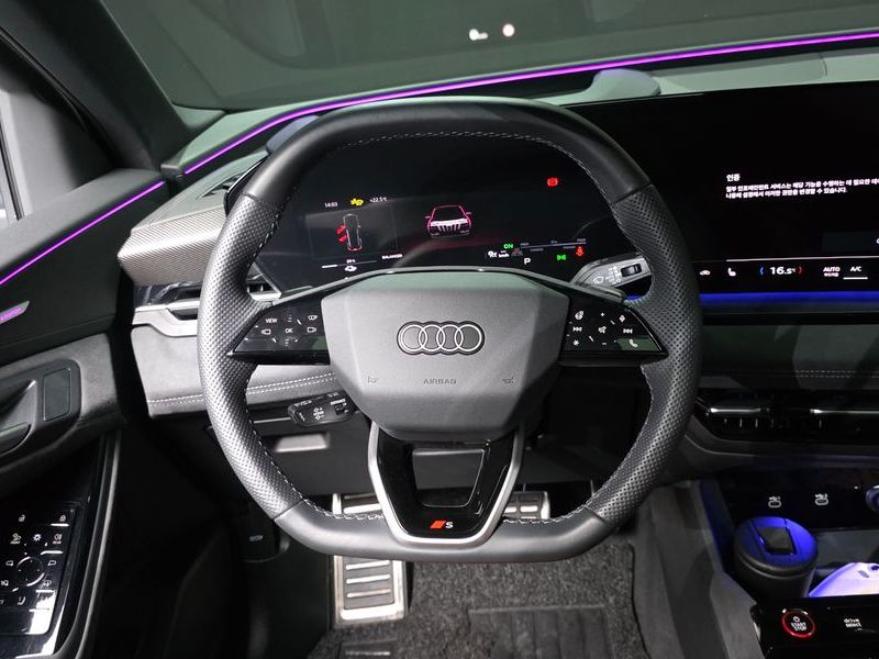 2025 Audi Q6 e-tron Quattro photo 14