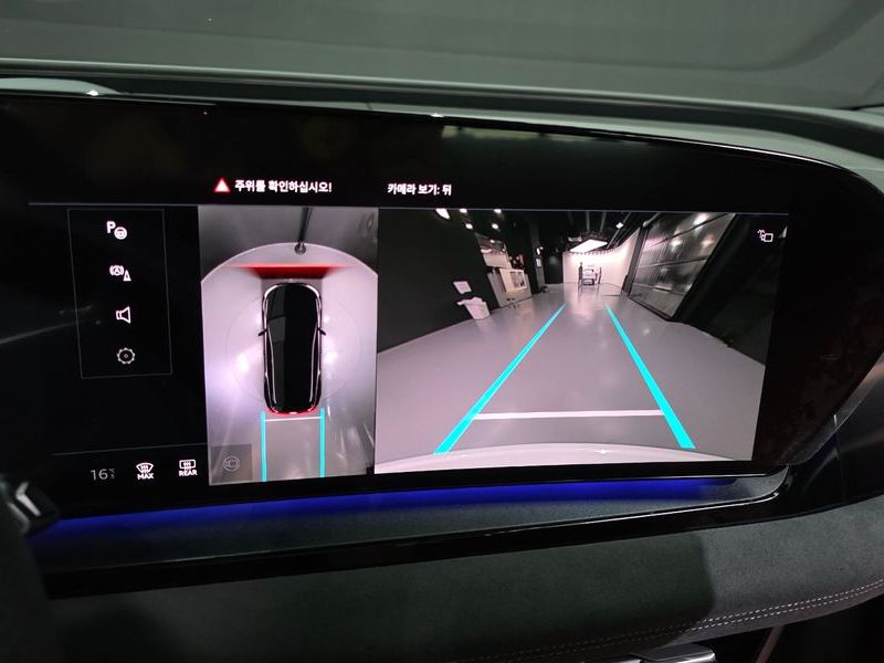 2025 Audi Q6 e-tron Quattro photo 15