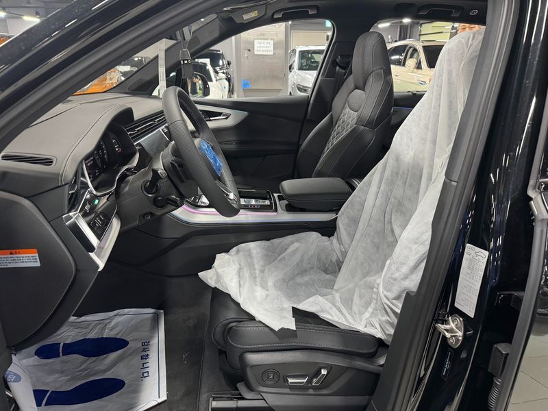 2026 Audi Q7 55 TFSI Quattro Premium photo 7