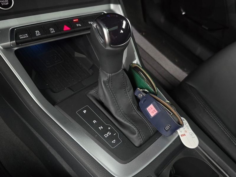 2025 Audi Q3 40 TFSI Quattro Premium photo 9