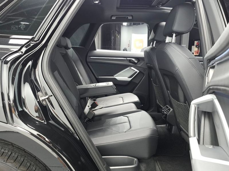 2025 Audi Q3 40 TFSI Quattro Premium photo 12
