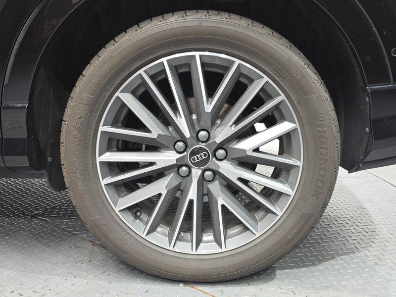 2025 Audi Q3 40 TFSI Quattro Premium photo 21
