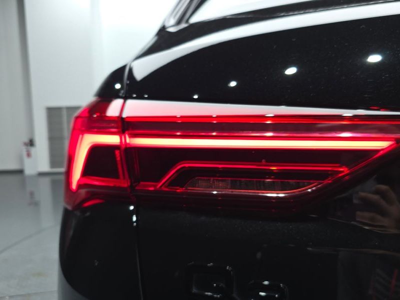 2025 Audi Q3 40 TFSI Quattro Premium photo 23