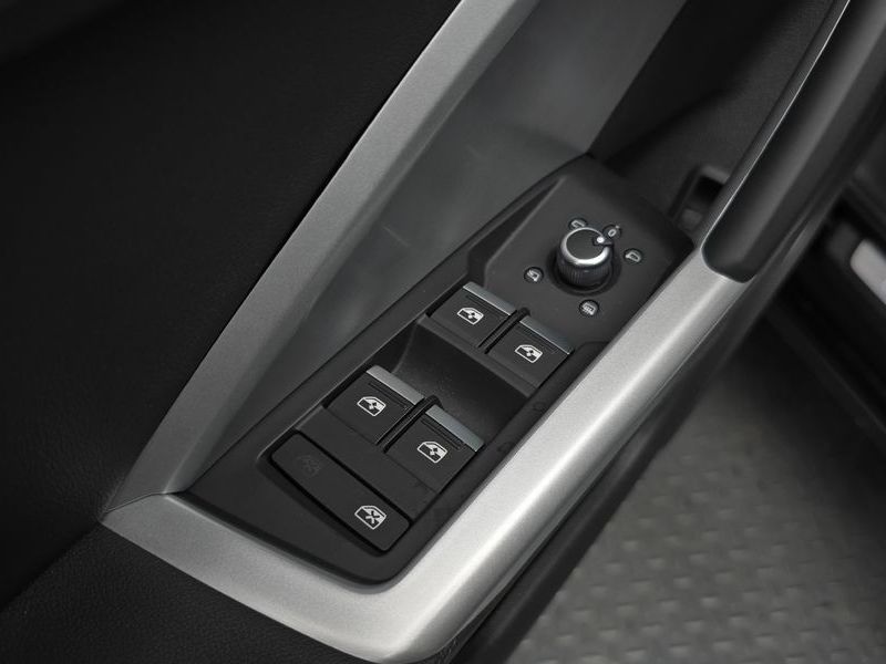 2025 Audi Q3 40 TFSI Quattro Premium photo 30