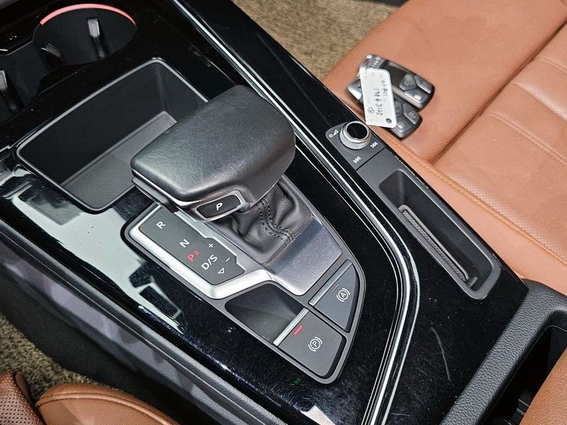 2021 Audi A4 40 TFSI Premium photo 9