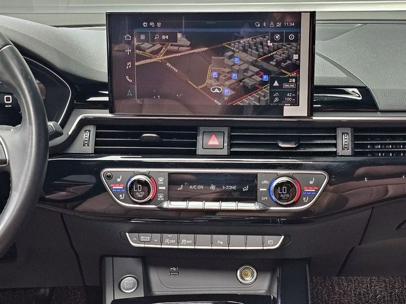 2021 Audi A4 40 TFSI Premium photo 13