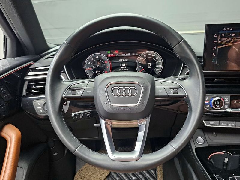 2021 Audi A4 40 TFSI Premium photo 14