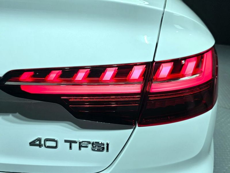 2021 Audi A4 40 TFSI Premium photo 23