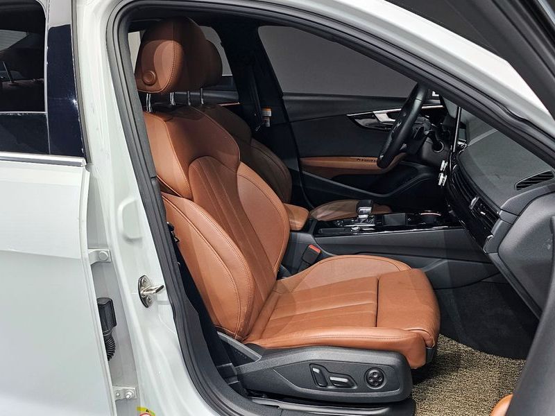 2021 Audi A4 40 TFSI Premium photo 26